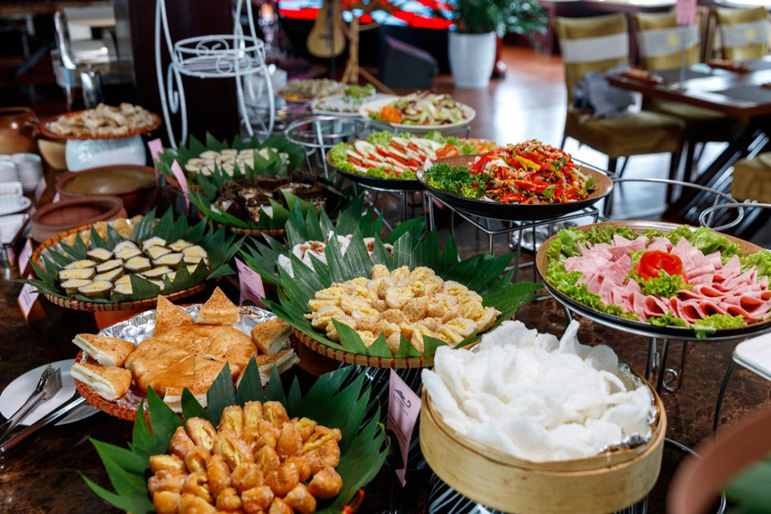 Halong Princess - Sunset Dinner Cruise