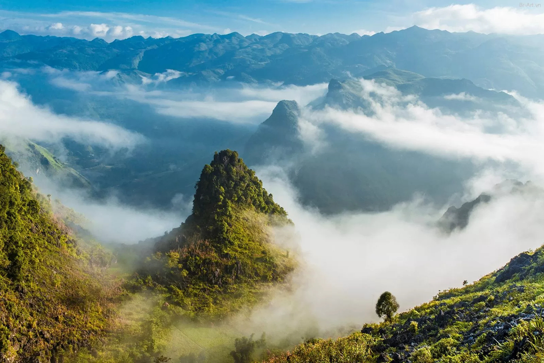 Mo Neo Mountain