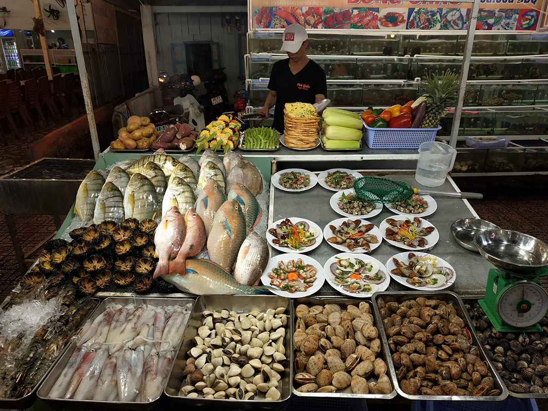 Duong Dong Market