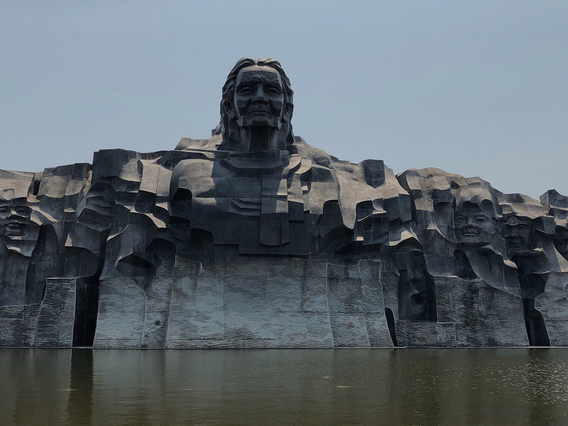 Heroic Mother Statue