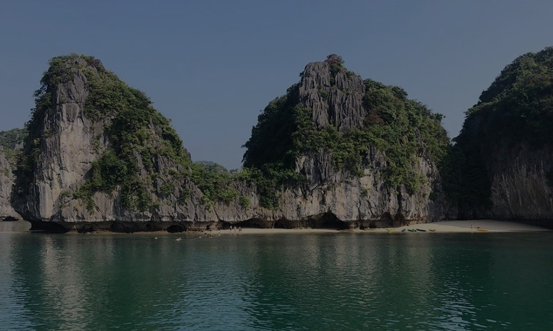 Ba Trai Dao (‘Three Peaches’ Islets)