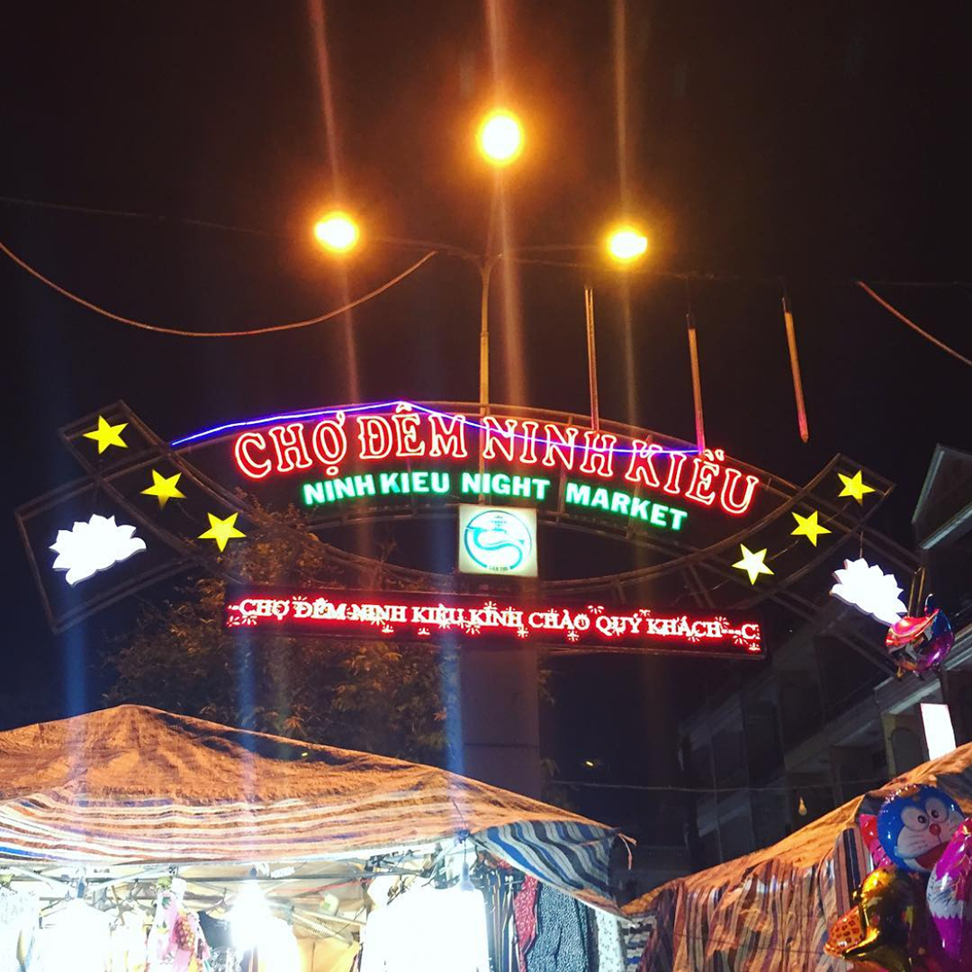Ninh Kieu Night Market
