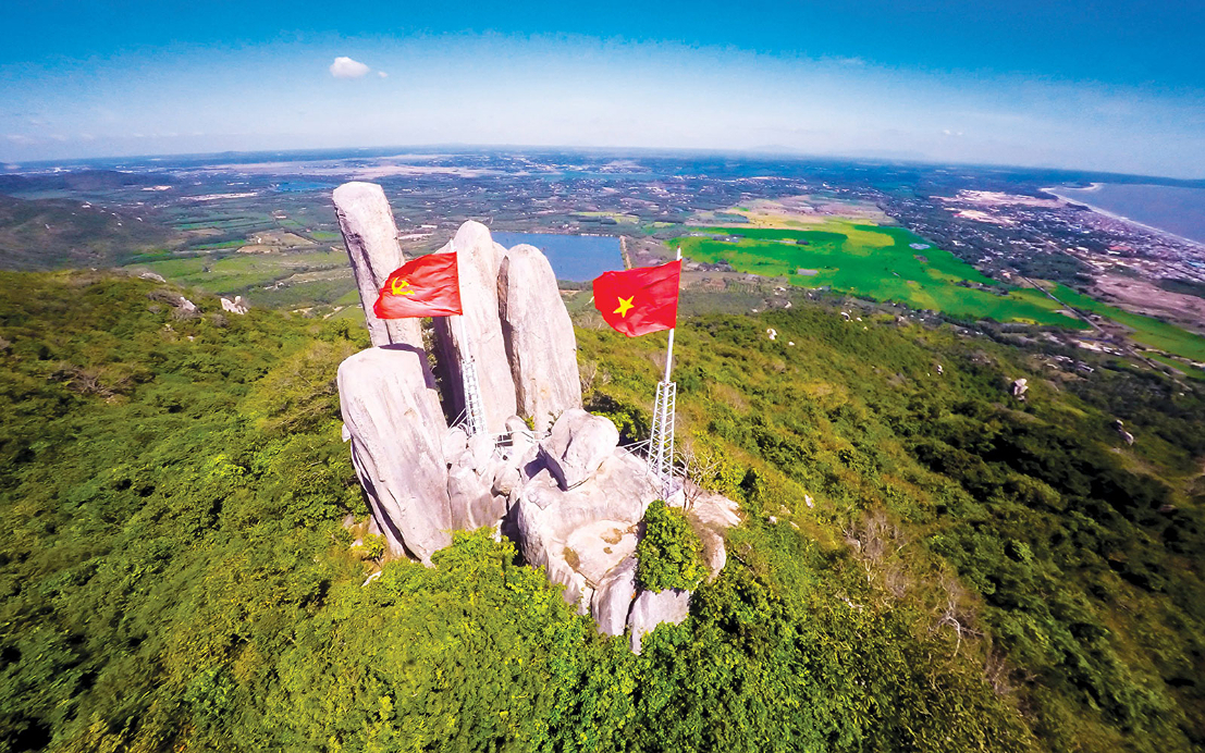 Minh Dam Mountain
