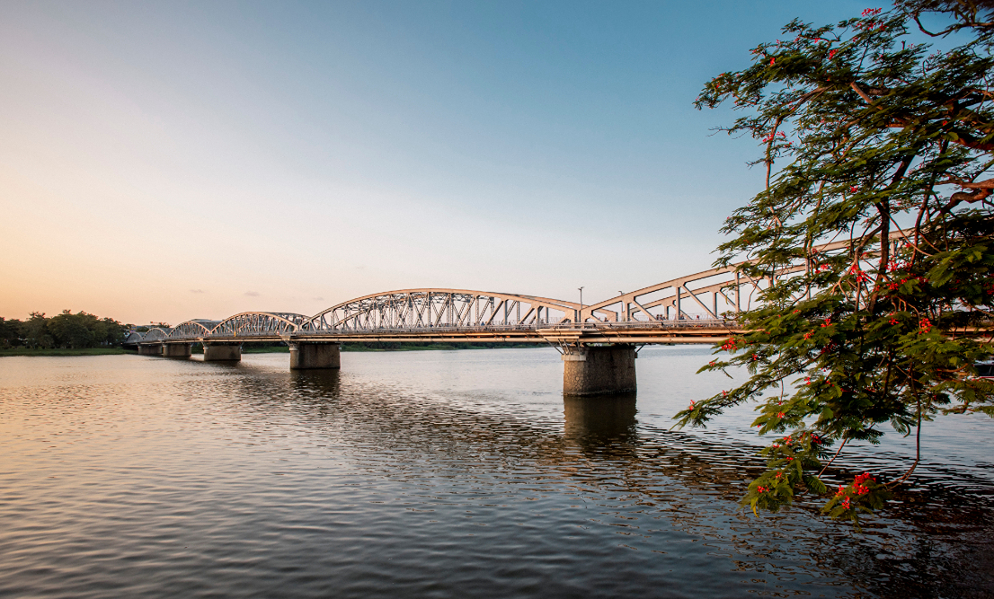 Truong Tien Bridge